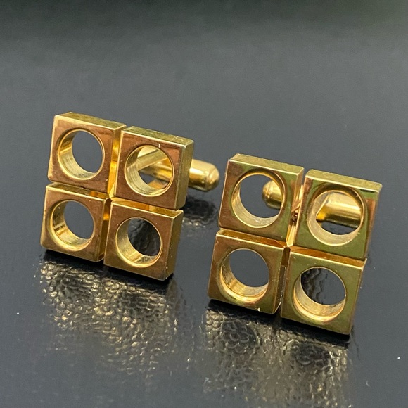 Vintage Unsigned Modernist Gold-tone Square with Holes Cufflinks - Picture 3 of 13